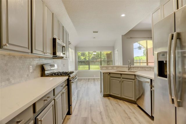 5802 Prade Ranch Lane, Richmond, TX 77469