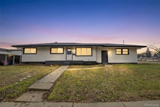 21911 Sharkey Street, Clinton Charter Township, MI 48035