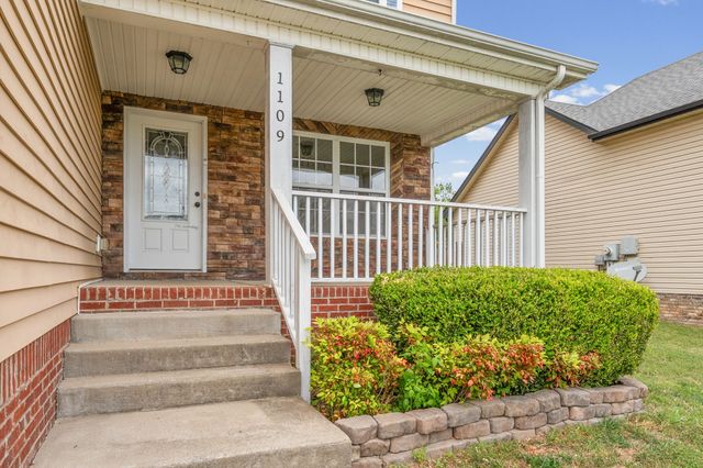 1109 Ishee Dr, Clarksville, TN 37042