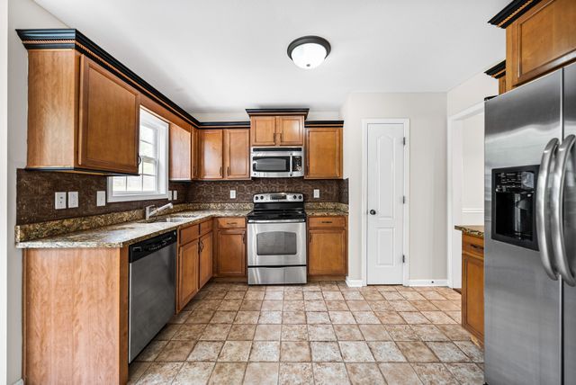 1109 Ishee Dr, Clarksville, TN 37042