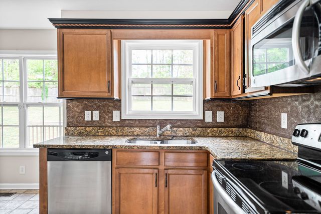 1109 Ishee Dr, Clarksville, TN 37042