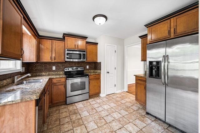 1109 Ishee Dr, Clarksville, TN 37042