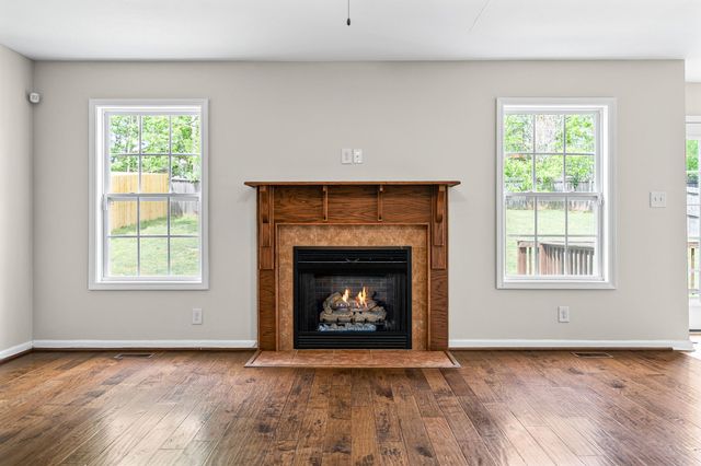 1109 Ishee Dr, Clarksville, TN 37042