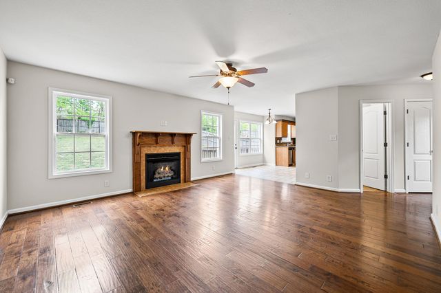 1109 Ishee Dr, Clarksville, TN 37042