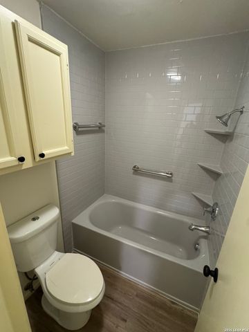 11303 Vance Jackson Rd Apt H2, San Antonio, TX 78230
