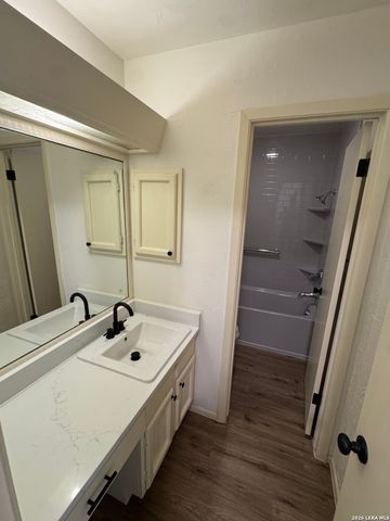 11303 Vance Jackson Rd Apt H2, San Antonio, TX 78230
