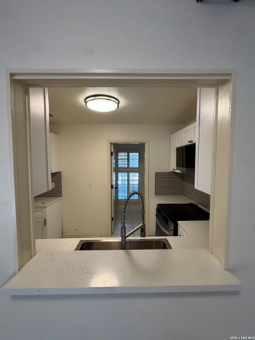 11303 Vance Jackson Rd Apt H2, San Antonio, TX 78230