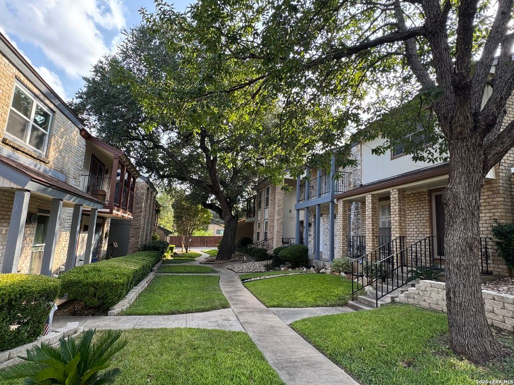 11303 Vance Jackson Rd Apt H2, San Antonio, TX 78230