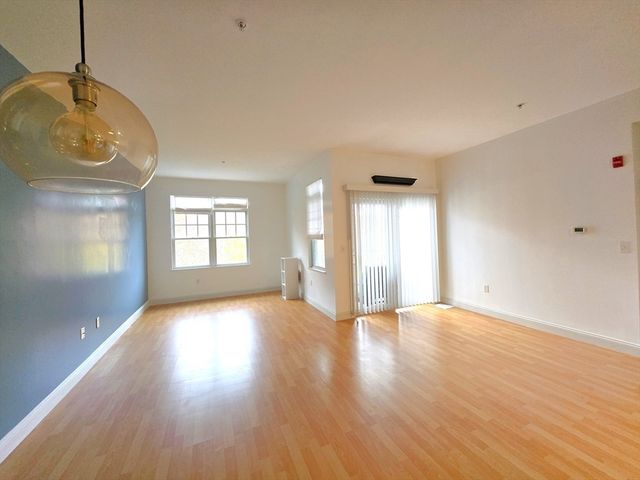 614 Pond St 2309, Braintree, MA 02184