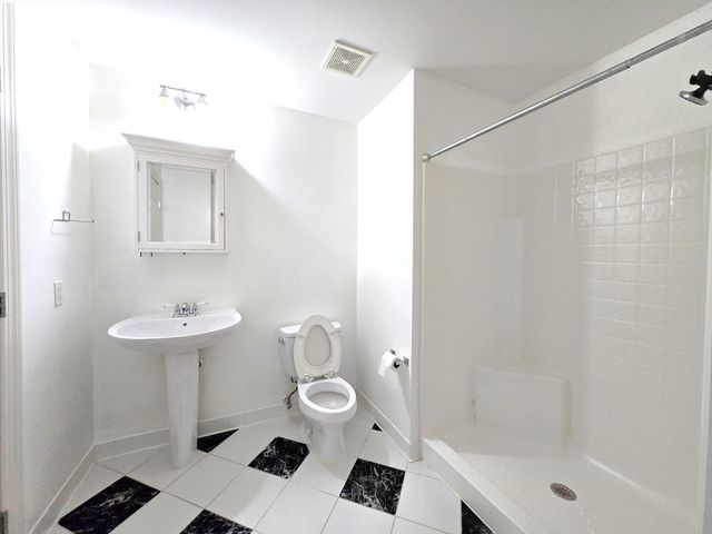 614 Pond St 2309, Braintree, MA 02184