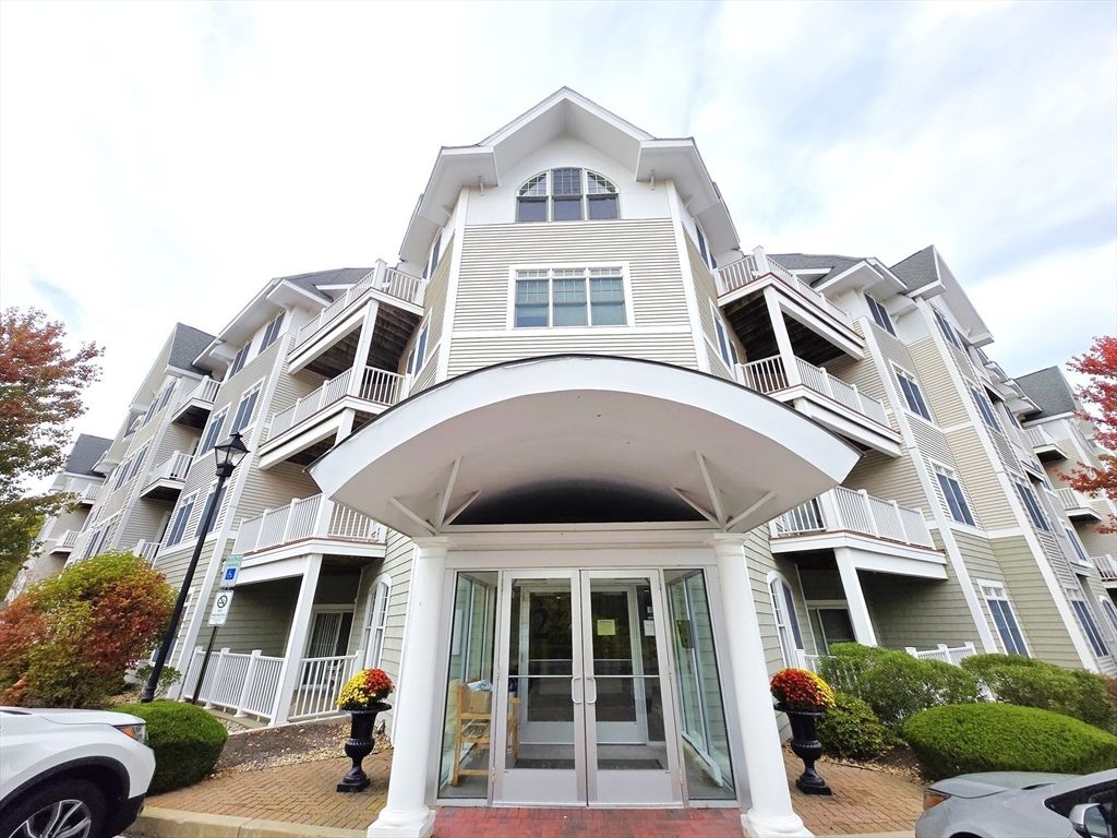 614 Pond St 2309, Braintree, MA 02184