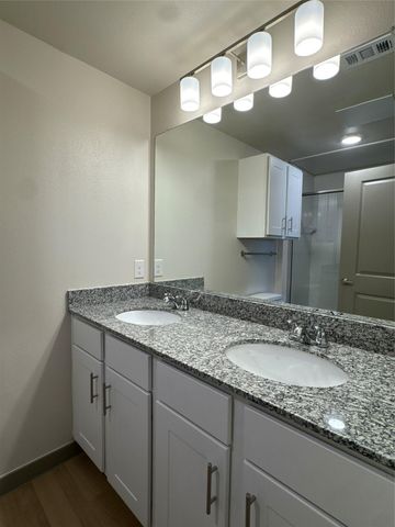 691 Union Chapel RD B2, Cedar Creek, TX 78612