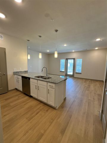 691 Union Chapel RD B2, Cedar Creek, TX 78612