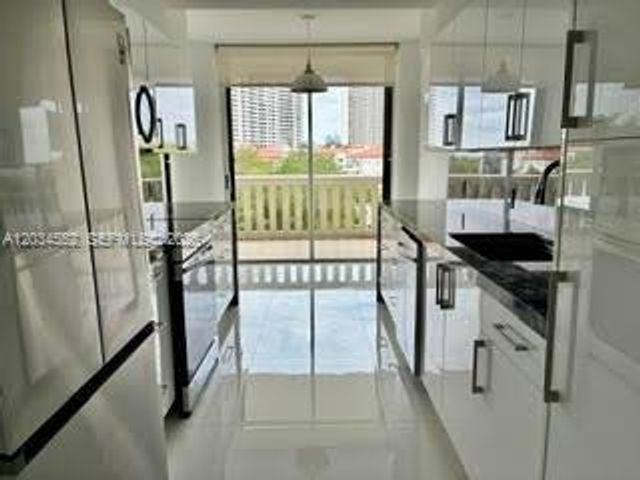 3000 Island Boulevard 603, Aventura, FL 33160
