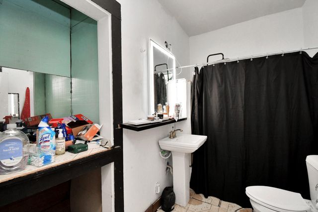 7908 John Street, Houston, TX 77012