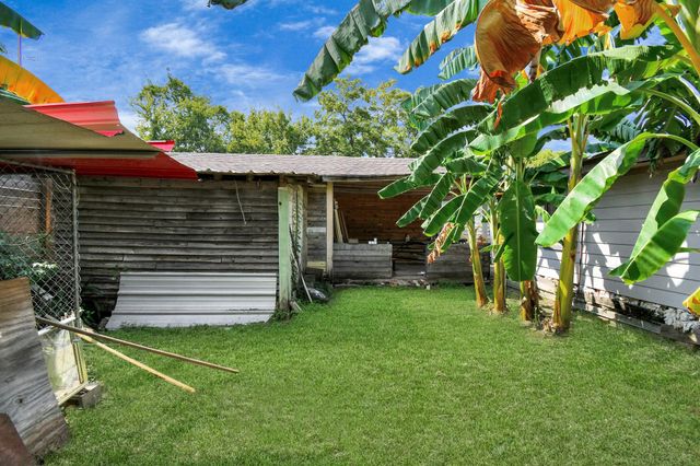 7908 John Street, Houston, TX 77012