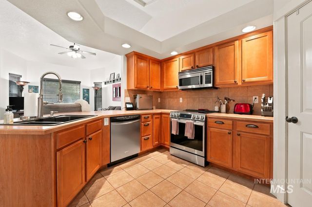 2515 Autumncrest St, Caldwell, ID 83607