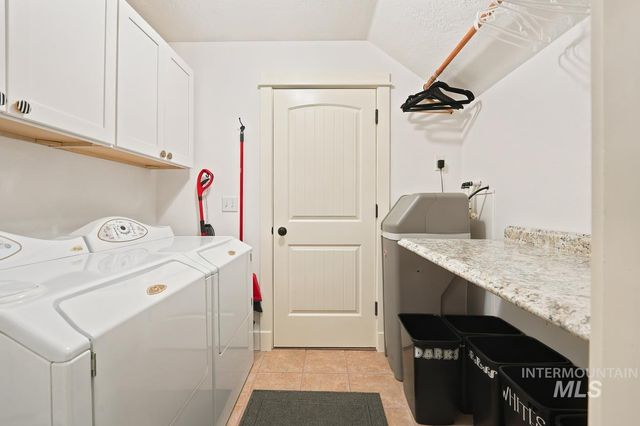 2515 Autumncrest St, Caldwell, ID 83607