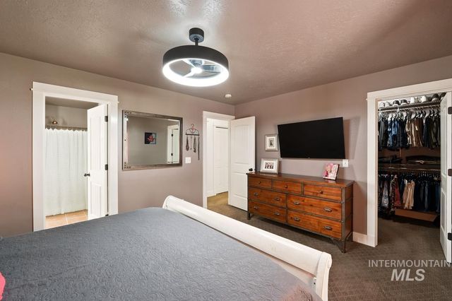 2515 Autumncrest St, Caldwell, ID 83607