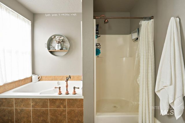 2515 Autumncrest St, Caldwell, ID 83607