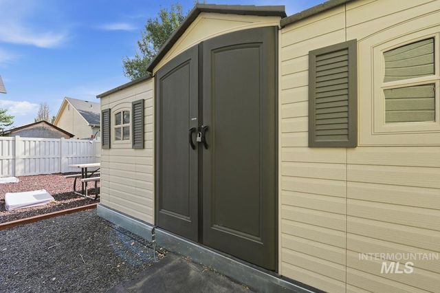 2515 Autumncrest St, Caldwell, ID 83607