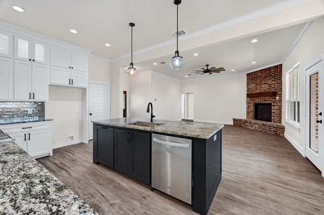 436 Dixie Road, Whitesboro, TX 76273
