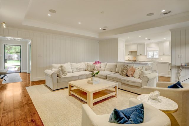 3007 Freshmeadows Drive, Houston, TX 77063