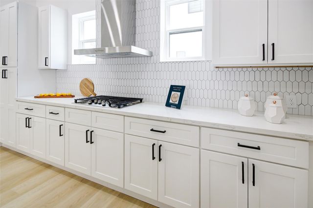 1214 W 24th Street B, Houston, TX 77008