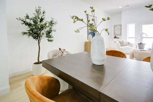 1214 W 24th Street B, Houston, TX 77008