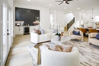 1214 W 24th Street B, Houston, TX 77008