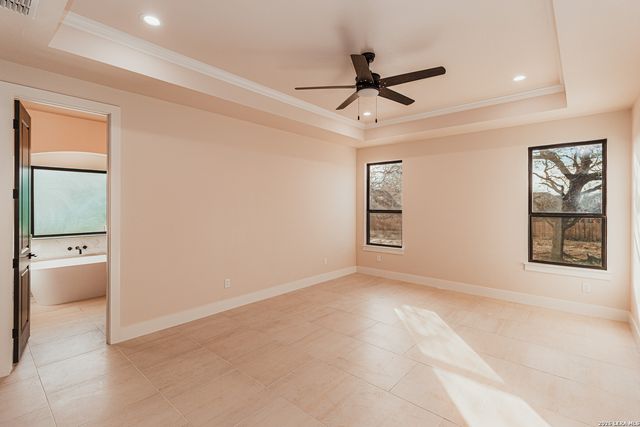 192 Bobby Lynn, Adkins, TX 78101