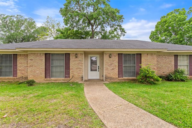 4805 Picadilly Place, Tyler, TX 75703