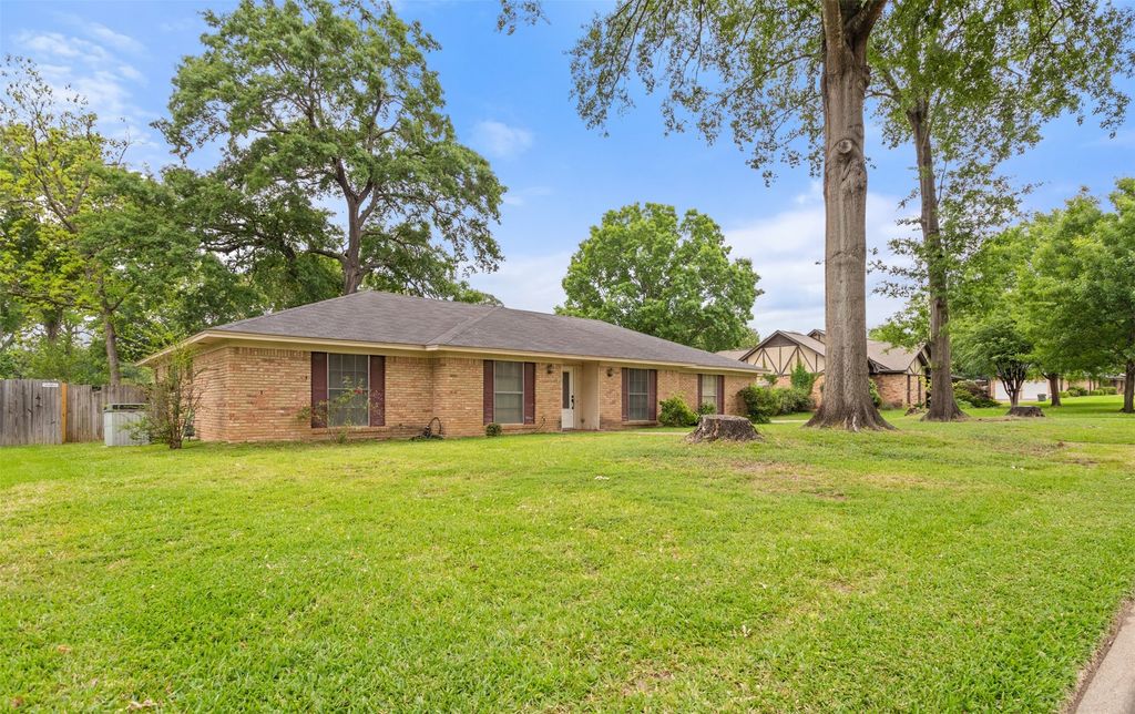 4805 Picadilly Place, Tyler, TX 75703