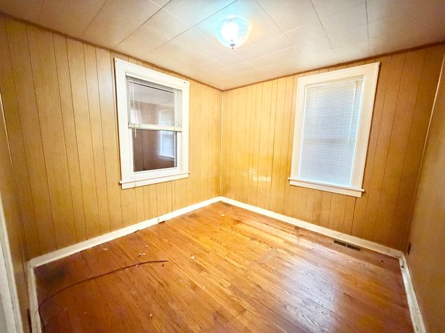 14613 Avers Avenue, Midlothian, IL 60445