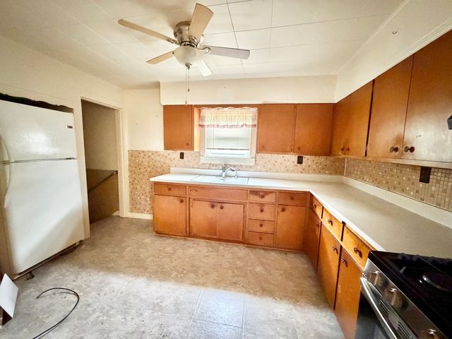 14613 Avers Avenue, Midlothian, IL 60445