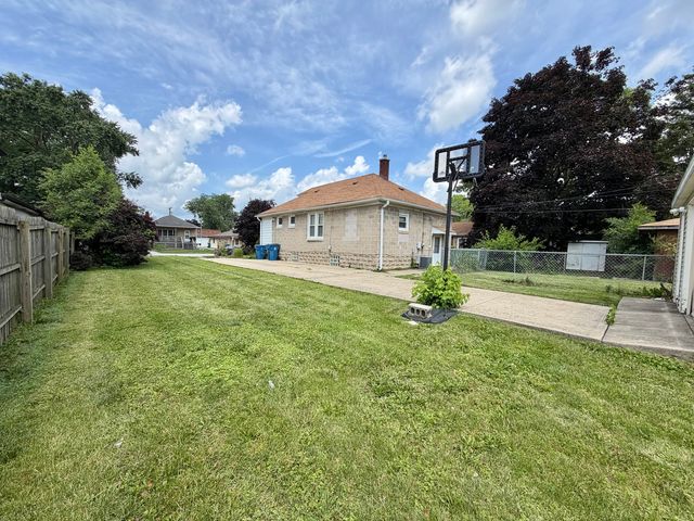 14613 Avers Avenue, Midlothian, IL 60445