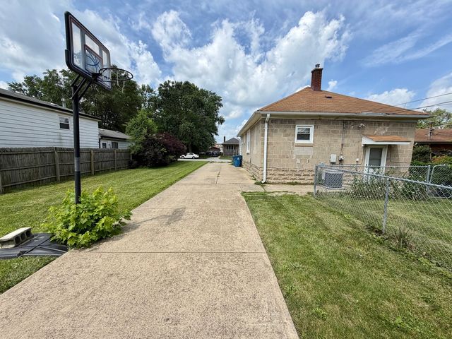 14613 Avers Avenue, Midlothian, IL 60445