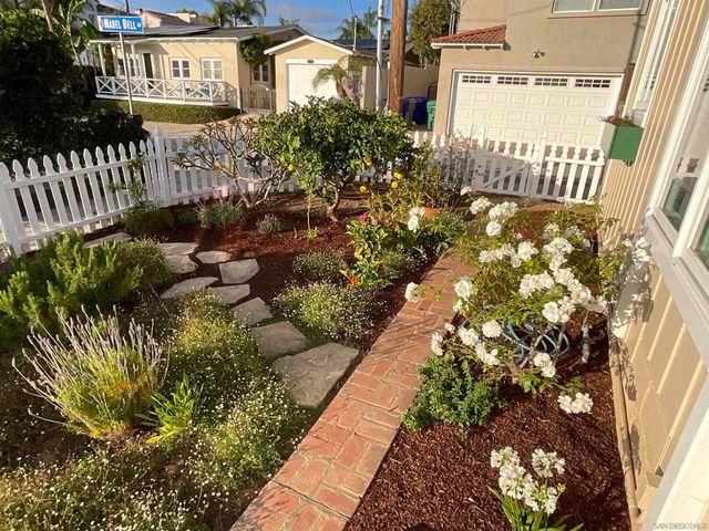 741 Arenas St, La Jolla, CA 92037