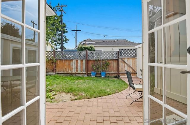 741 Arenas St, La Jolla, CA 92037