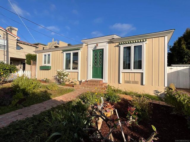 741 Arenas St, La Jolla, CA 92037