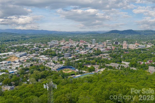 101 Reservoir Road, Asheville, NC 28803
