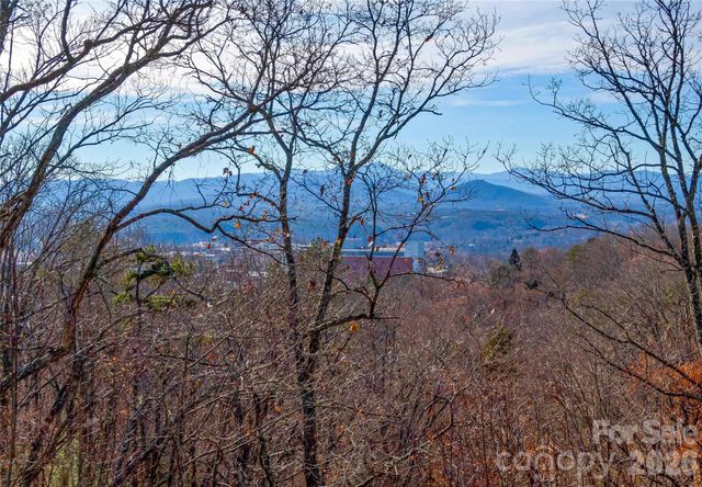 101 Reservoir Road, Asheville, NC 28803