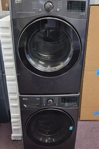 613 NW 10th St 2, Hallandale Beach, FL 33009