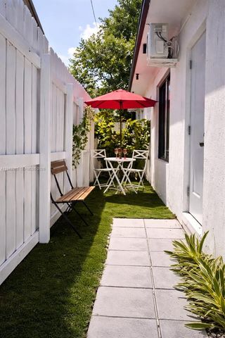 613 NW 10th St 2, Hallandale Beach, FL 33009