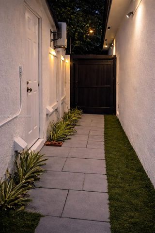 613 NW 10th St 2, Hallandale Beach, FL 33009