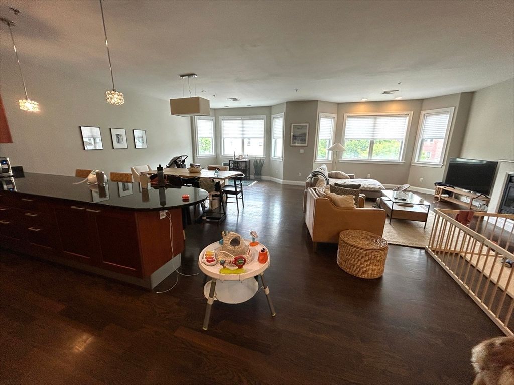 81 Boylston St 3, Brookline, MA 02445