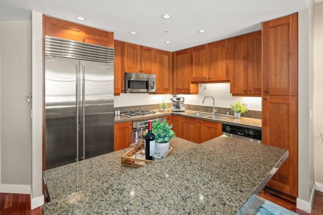 700 W Harbor 1506, San Diego, CA 92101