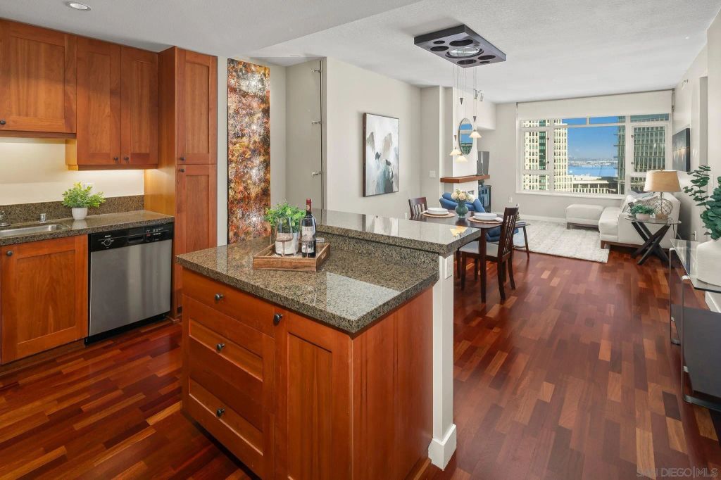 700 W Harbor 1506, San Diego, CA 92101