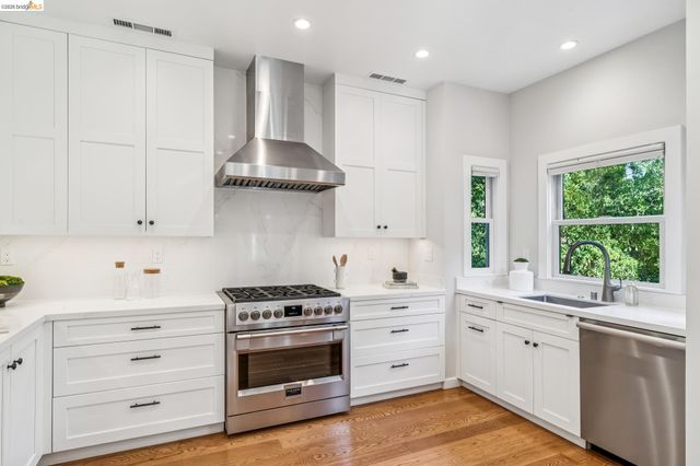 1858 San Lorenzo Ave, Berkeley, CA 94707