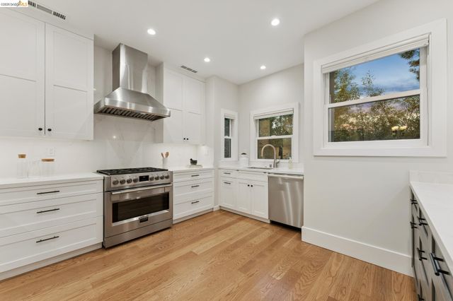 1858 San Lorenzo Ave, Berkeley, CA 94707